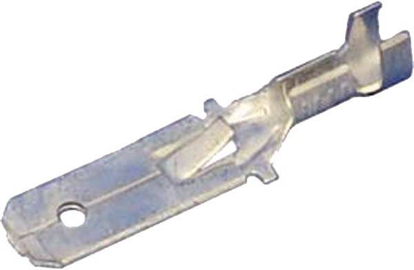 Nahaufnahme eines Metall-Elektroverbinders mit Crimpfunktion, der entwickelt wurde, um elektrische Kabel sicher zu verbinden.