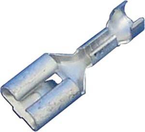 Ein Nahaufnahme eines Metall-Elektroverbinders oder Anschlusses, der zum Anschließen von Drähten entwickelt wurde.