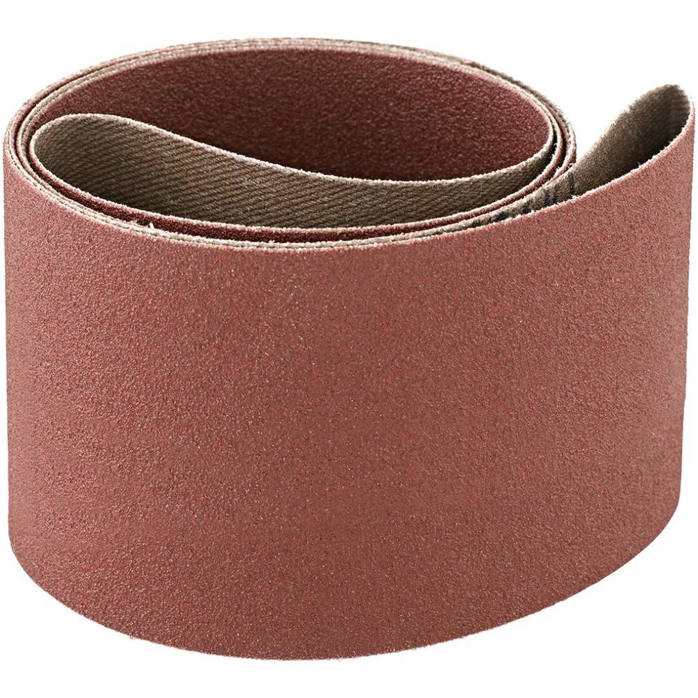 Aufgerollter brauner Schleifpapier-Schleifband auf weißem Hintergrund.