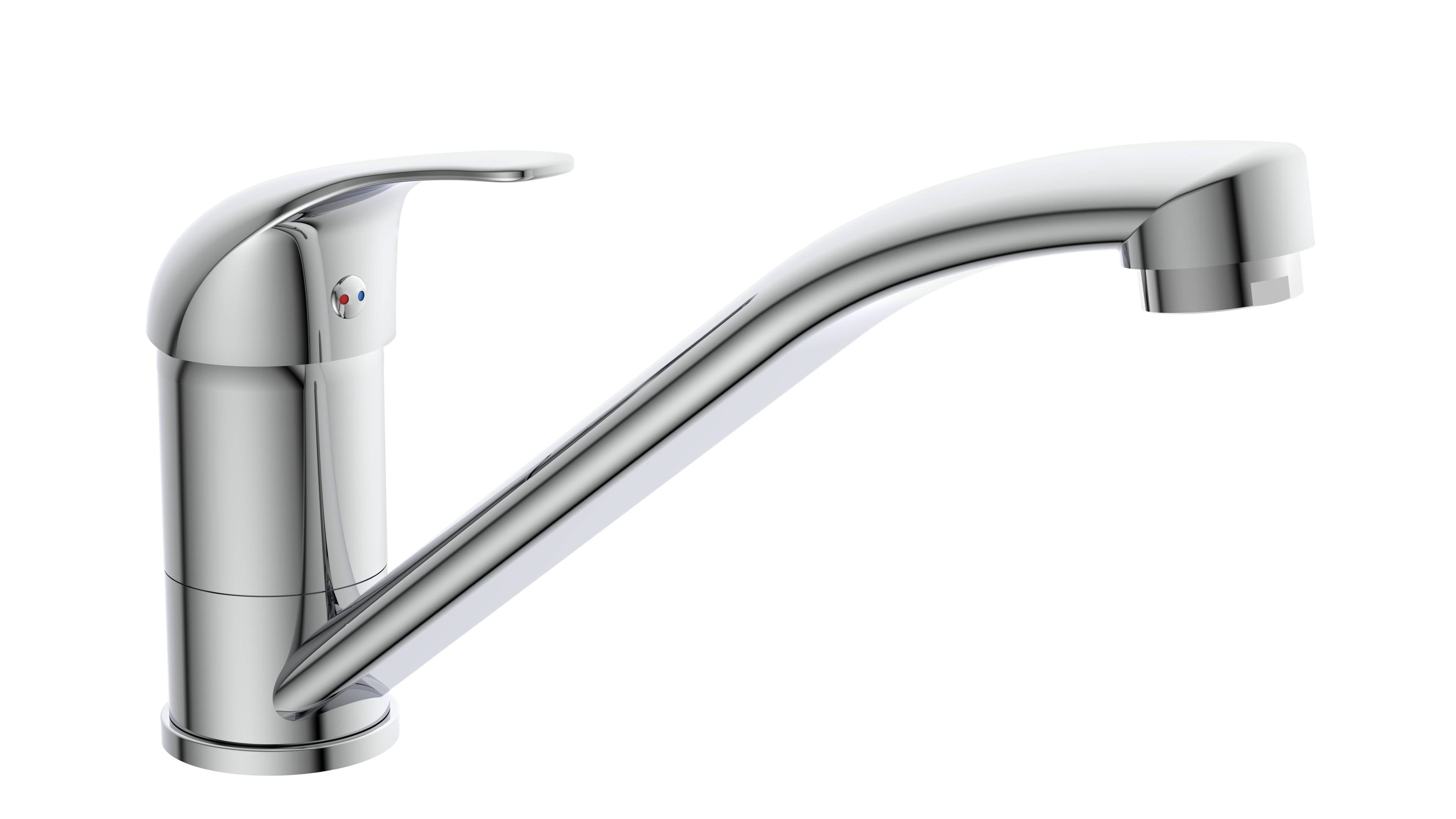 Ein eleganter, moderner Chromwasserhahn für die Küche mit einem einhebelbaren Griff vor schwarzem Hintergrund.