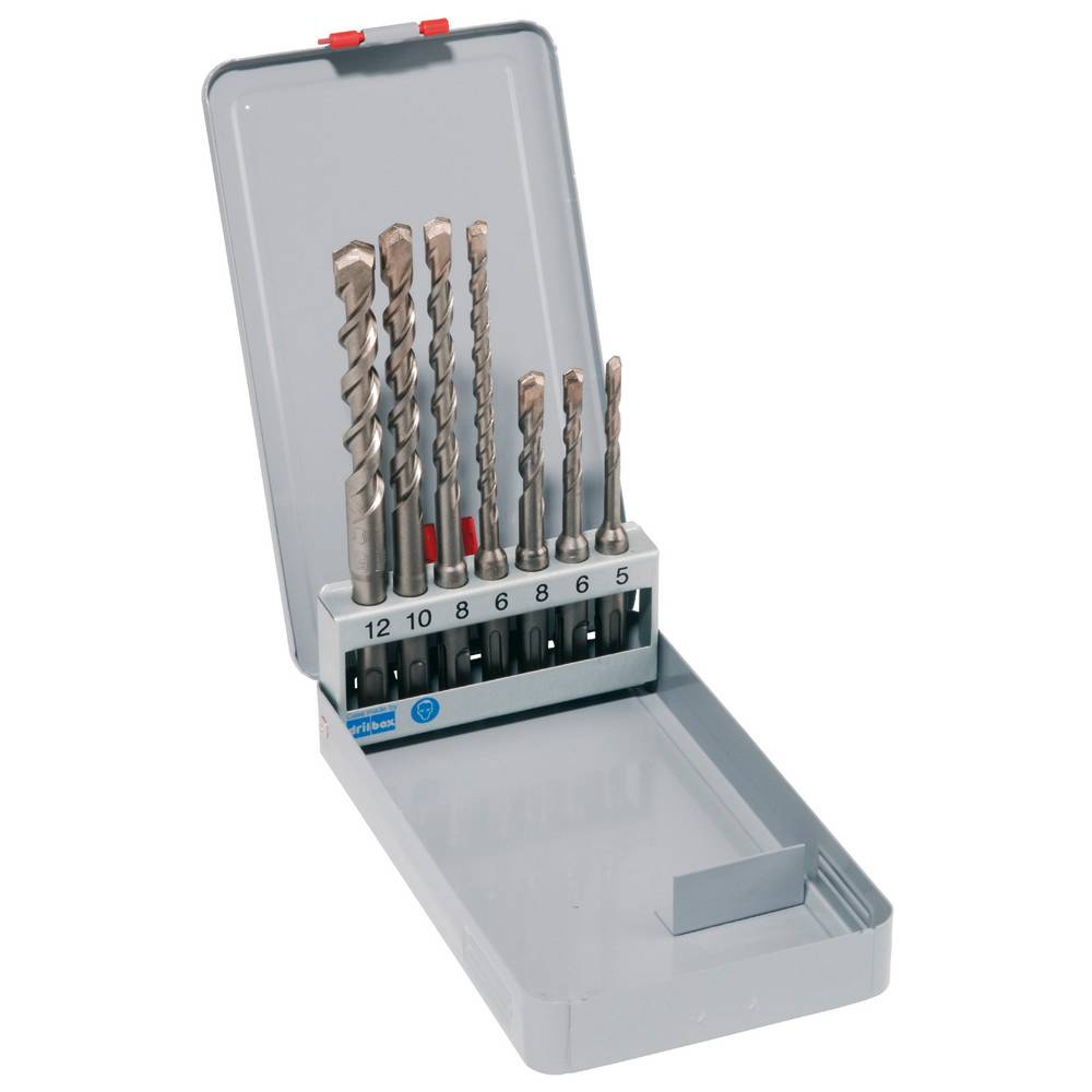 Ein Satz von sieben Bohrern in einer grauen Tasche, beschriftet mit Größen von 5 bis 12. Die Bohrer sind von kleinsten zum größten sortiert.