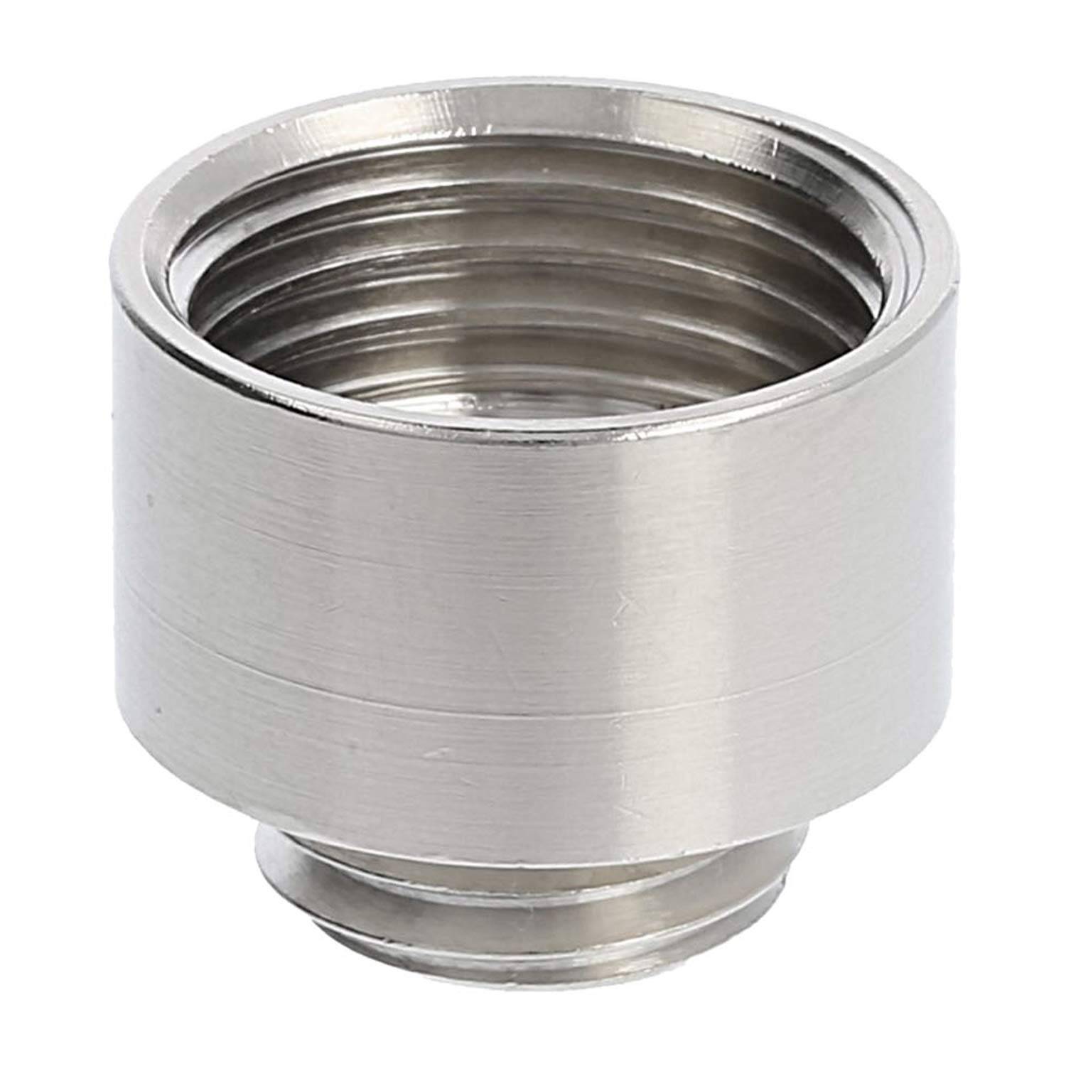 Eine Metallrohrverschraubung mit Innengewinde, die dazu dient, zwei Rohre zu verbinden. Die Verschraubung hat einen glatten zylindrischen Körper.