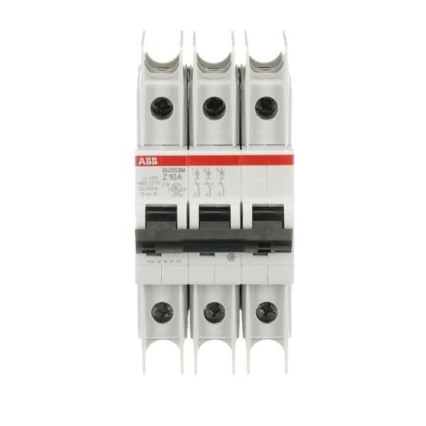 Ein dreipoliger Leitungsschutzschalter mit der Bezeichnung 'ABB S203M Z10A'. Dient zum elektrischen Leitungsschutz und verfügt über drei schwarze Schalter.