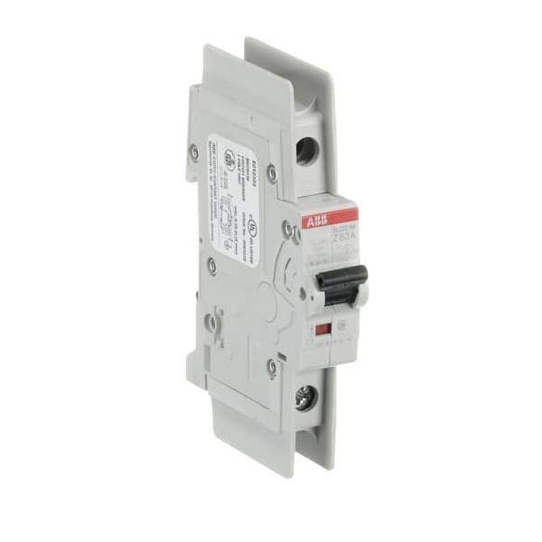 Ein weißer Sicherungsautomat mit einem schwarzen Schalter und der seitlichen Beschriftung '2,5A', konzipiert für den elektrischen Schutz in einem Stromkreis.