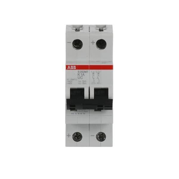 Ein Zweipol-Leistungsschalter mit 'ABB'-Markenlogo, entwickelt für elektrische Sicherheit und Überlastschutz in Schaltschränken oder Verdrahtungssystemen.