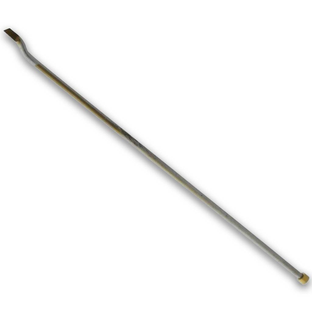 Langer Metallkrecheisen mit einem gekrümmten, flachen Ende und einem kleinen verschlossenen Ende, diagonal auf weißem Hintergrund dargestellt.
