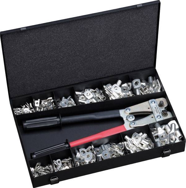 Ein Werkzeugset mit einer rot-gehärteten Crimpzange und mehreren Fächern, die verschiedene Metalldrahtverbinder in einem schwarzen Koffer enthält.