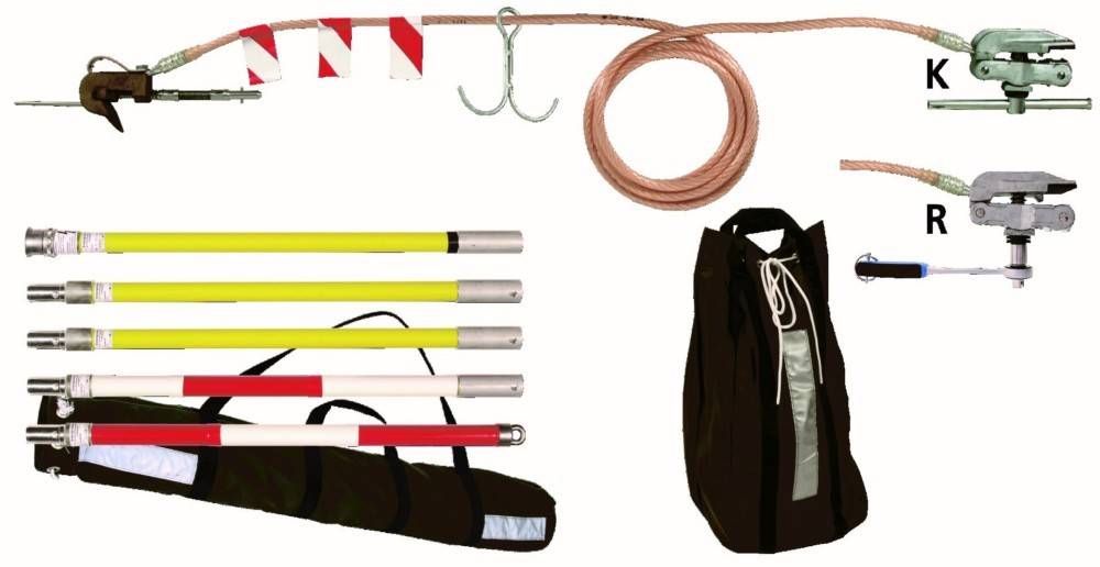 Ein Satz von Utensilien: ein Kletterhaken mit Seil, vier farbige Fiberglas-Teleskopstangen und eine schwarze Aufbewahrungstasche.