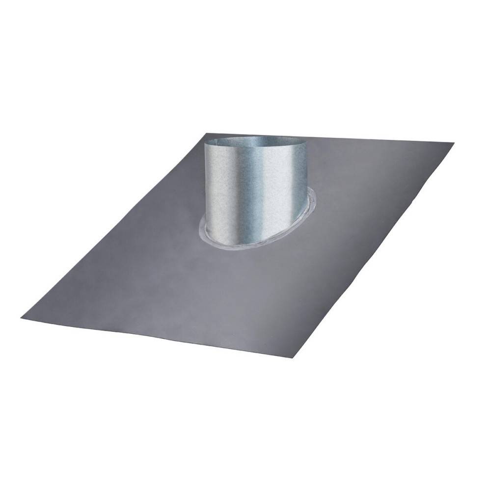 Eine Metalldacheindeckung mit einem zylindrischen Lüftungsrohr, die zum Abdichten von Durchdringungen im Dach verwendet wird.