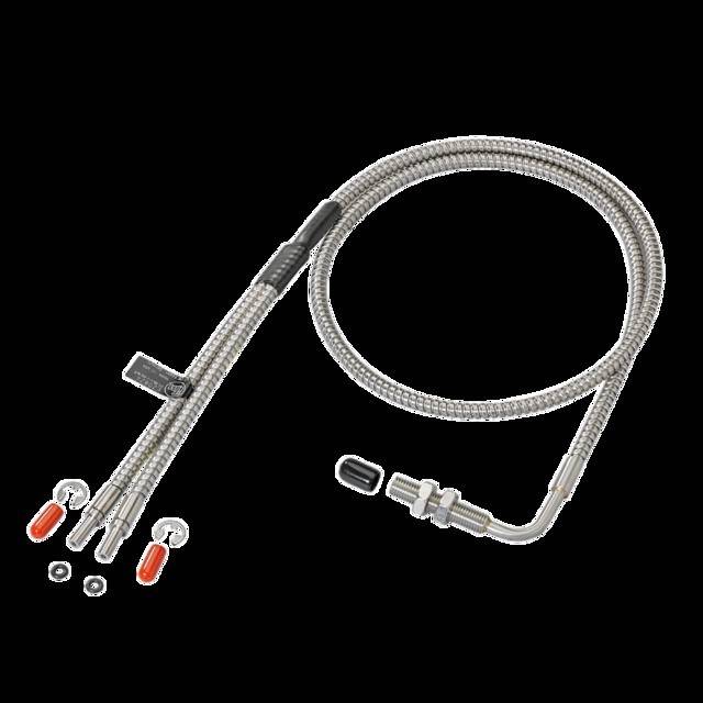 Ein gewickelter Edelstahl-Geflechtschlauch mit Anschlüssen und rot abgedeckten Ventilen, vor einem einfarbigen schwarzen Hintergrund.