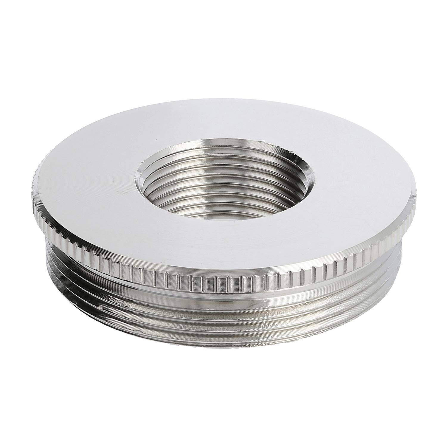 Eine silberne Metallrohrbefestigung mit gewindelter Öffnung, entworfen für Sanitär- oder Industrieanwendungen.