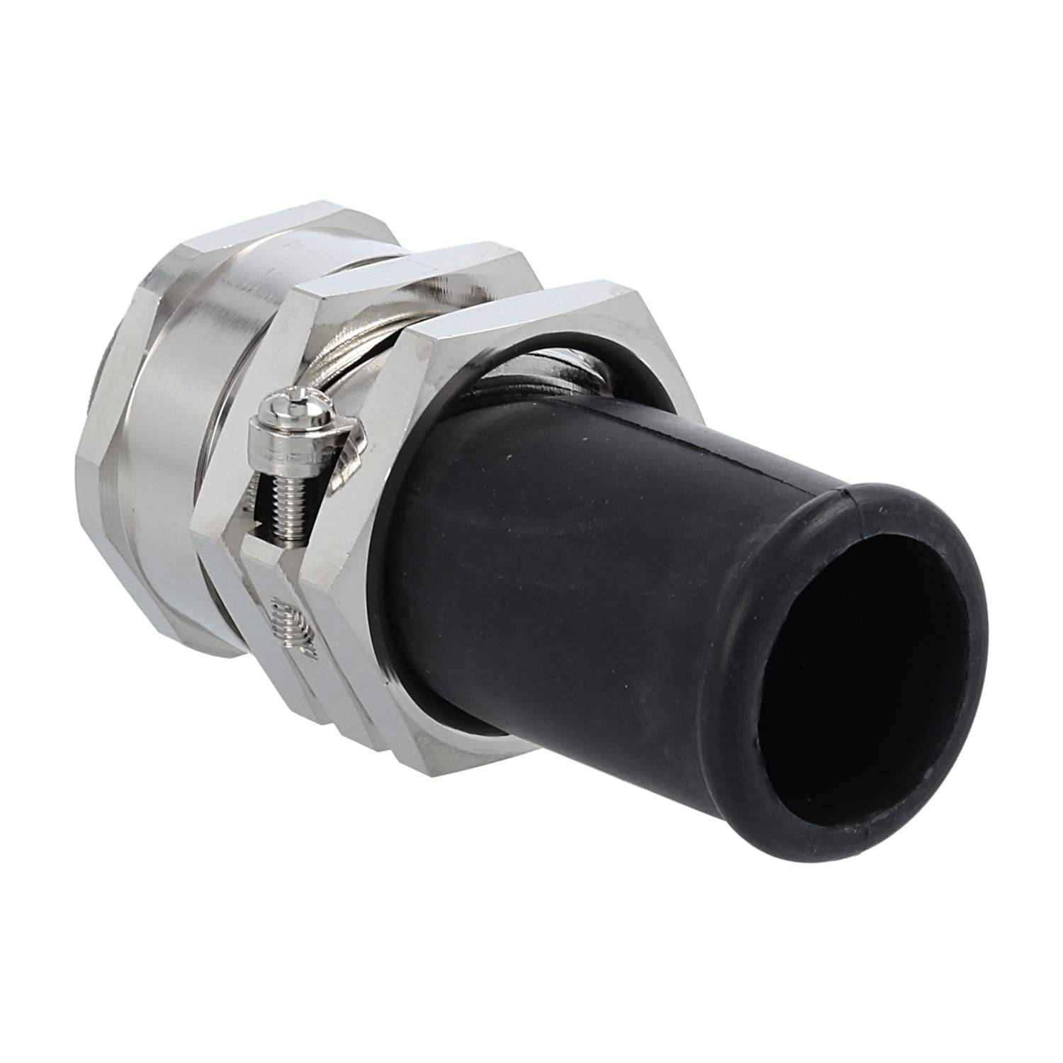 Ein silberner Kabelverschraubung mit schwarzem Schlauch, verwendet zum Abdichten und Sichern von Kabeln in elektrischen Installationen, auf weißem Hintergrund dargestellt.
