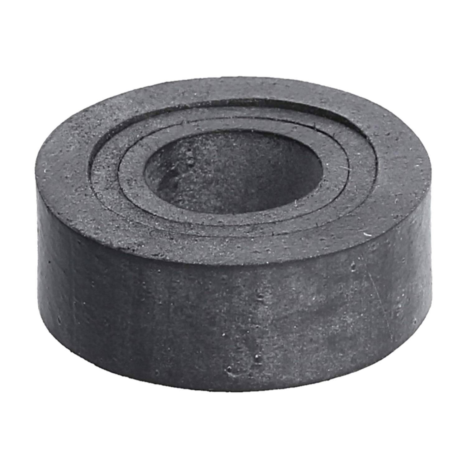 Eine kleine, runde, schwarze Gummischeibe mit zentralem Loch, dargestellt auf weißem Hintergrund.