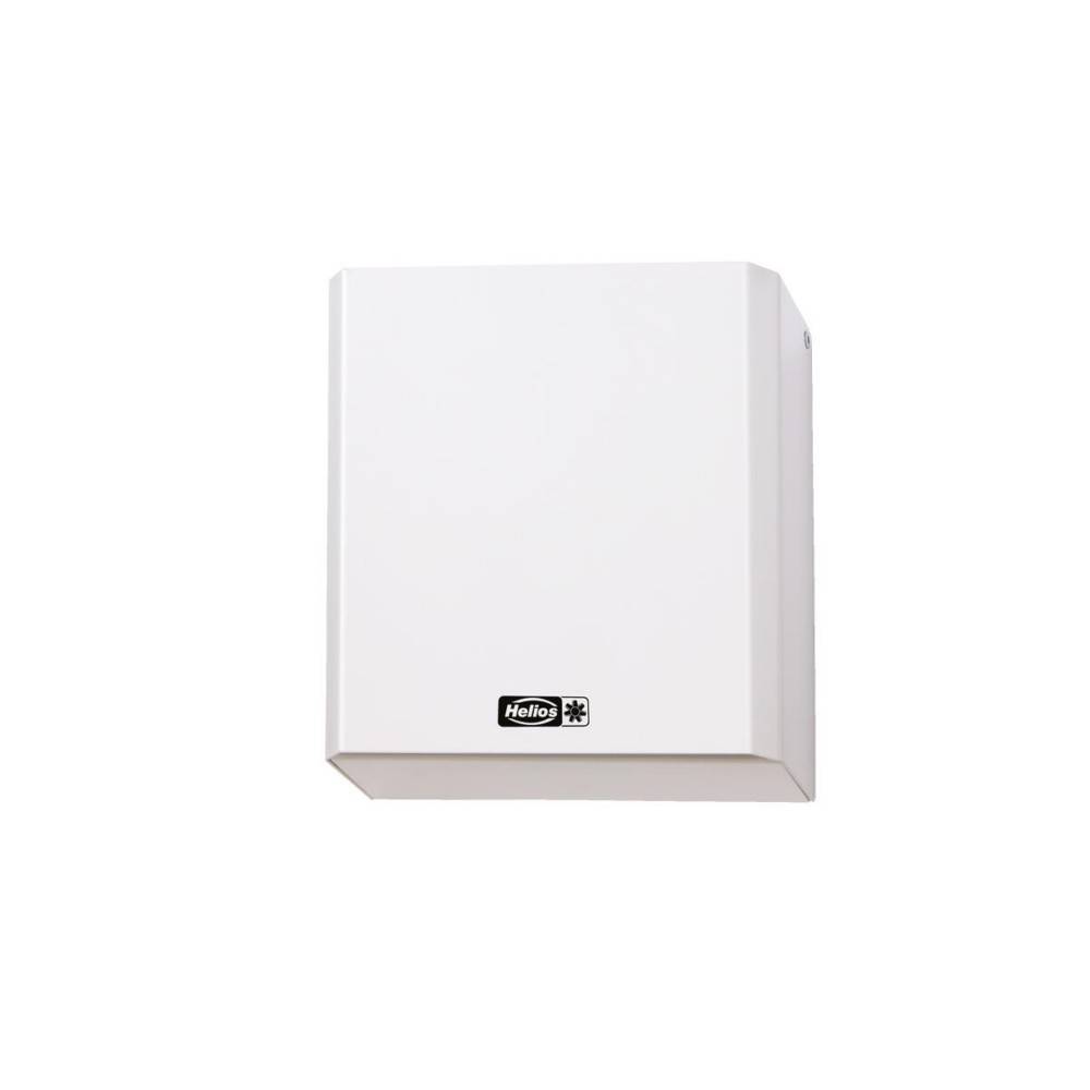 Weiße, an der Wand montierte Lüftungsöffnung oder Ventilatoreinheit mit kleinem Helios-Logo auf der Vorderseite.