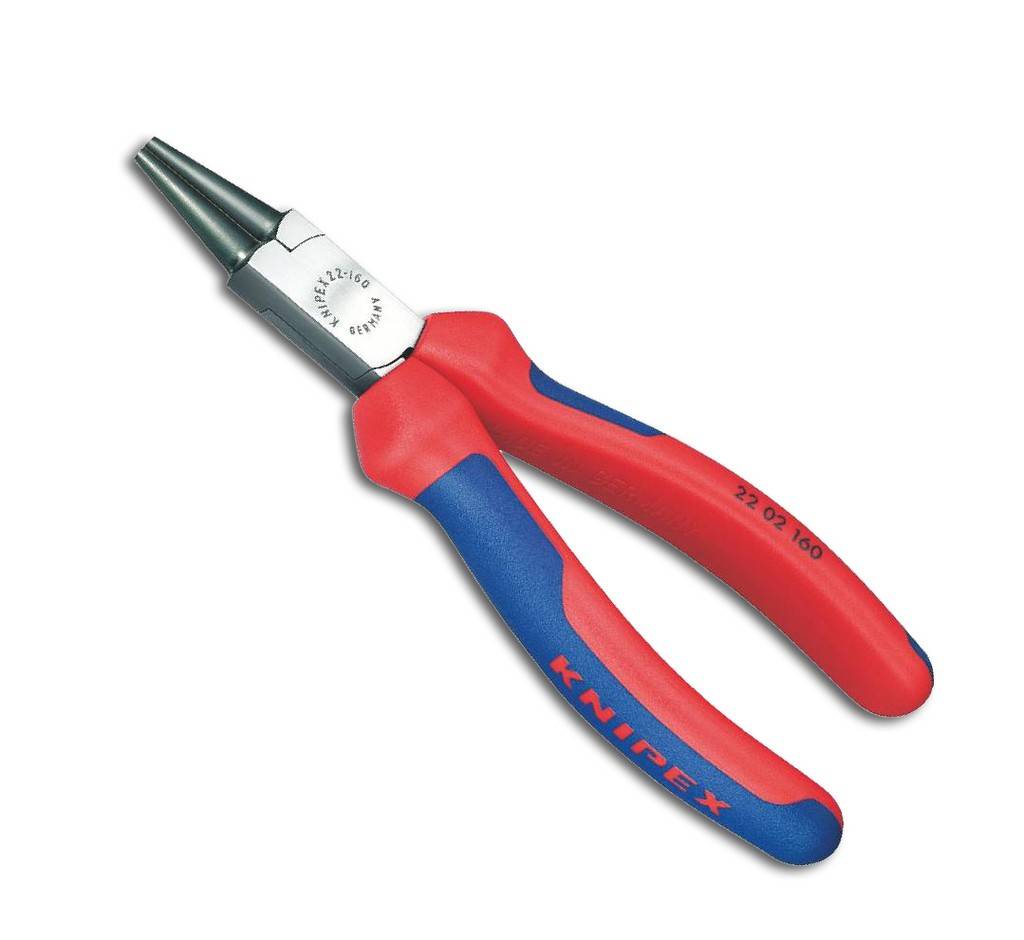 Nahaufnahme einer rot-und-blauen Knipex-Spitzzange mit langen konischen Backen, gezeigt auf weißem Hintergrund.