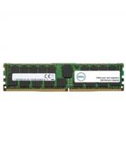 Ein horizontales Speichermodul (DIMM) für Computerzugriffsspeicher auf weißem Hintergrund dargestellt.