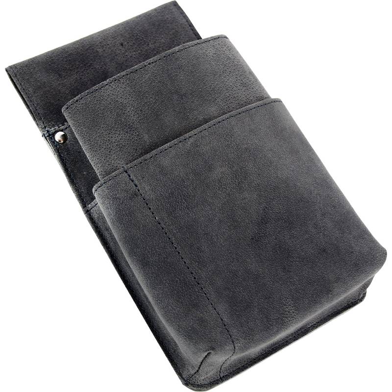 Graue Stoff-Tablet- oder Notizbuchtasche mit Klappenvers­schluss, auf weißem Hintergrund gezeigt.