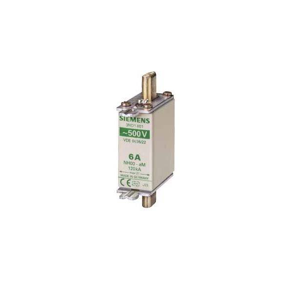 Siemens 6A NH00 Hochgeschwindigkeitssicherung, Nennspannung 500V, isoliert auf weißem Hintergrund dargestellt.