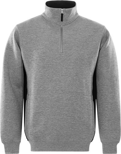 Ein grauer Pullover mit einem Kragen mit Viertelreißverschluss, schlicht ohne sichtbare Logos oder Muster, vor einem einfarbigen schwarzen Hintergrund.