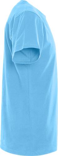 Ein hellblau farbenes T-Shirt mit einem schlichten Design, von vorne gezeigt.