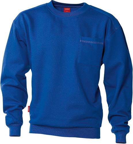 Blauer Kapuzenpullover mit langen Ärmeln und einer Brusttasche, vor einem einfarbigen Hintergrund präsentiert.