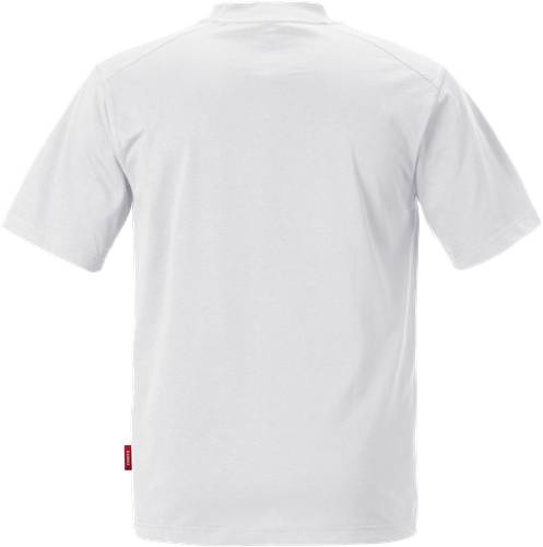Ein schlichtes weißes T-Shirt, von hinten gezeigt, mit einem roten Etikett an der linken Seitennaht nahe dem unteren Saum.
