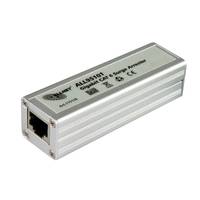 Silberner Ethernet-zu-Seriell-Adapter mit einem einzelnen RJ45-Anschluss an einem Ende.