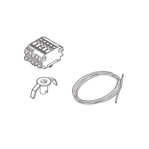 Illustration einer Steckerverbindung mit einem Kabelstrang und einer Befestigungsmutter, typischerweise in elektrischen Installationen verwendet.