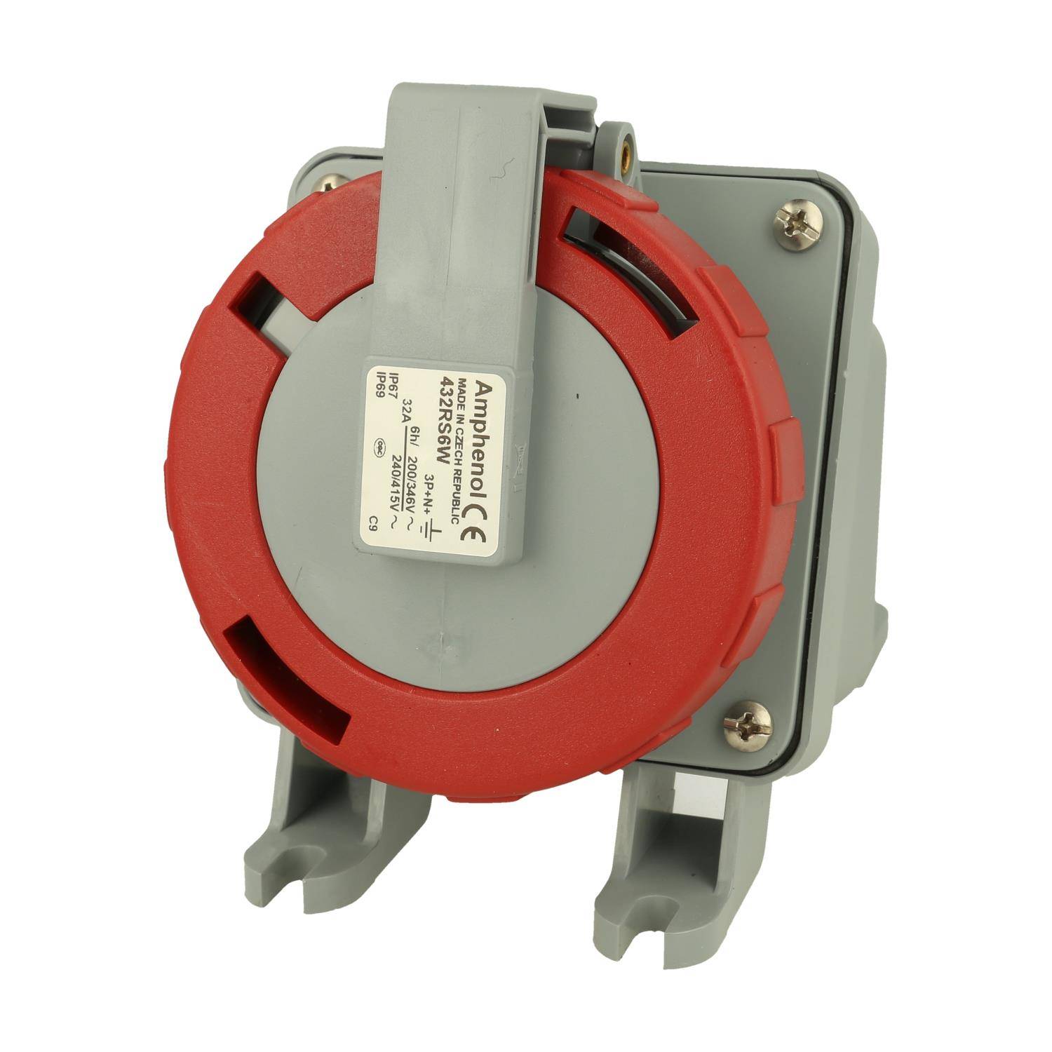 Eine kreisförmige, industrielle Steckdose mit rotem Deckel, die auf einem grauen Sockel montiert ist und ein Etikett mit Spezifikationen sowie einen Clip zur Befestigung aufweist.