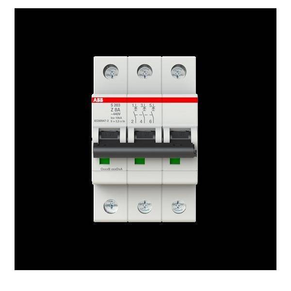 Ein Dreiphasen-Leistungsschalter mit weißer und grauer Beschichtung, mit technischen Spezifikationen beschriftet und Schaltern in der 'Aus'-Position vor einem schwarzen Hintergrund.