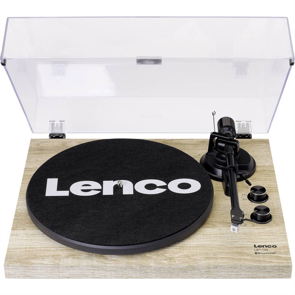 Lenco-Plattenspieler mit offener Staubschutzhaube, schwarzer Platte und Tonarmsystem auf hellem Holzgestell.