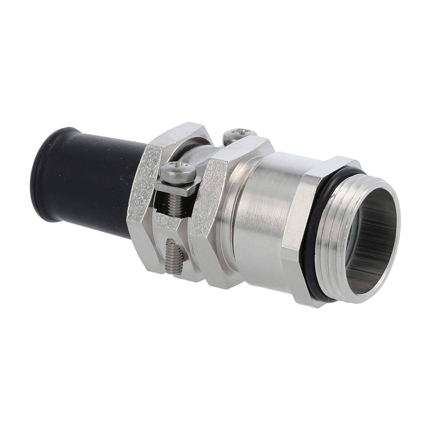 Ein Nahaufnahmebild einer metallischen Kabelverschraubung mit einer schwarzen Schutzkappe, die zum Sichern und Abdichten von Kabeln verwendet wird, die durch Gehäuse führen.