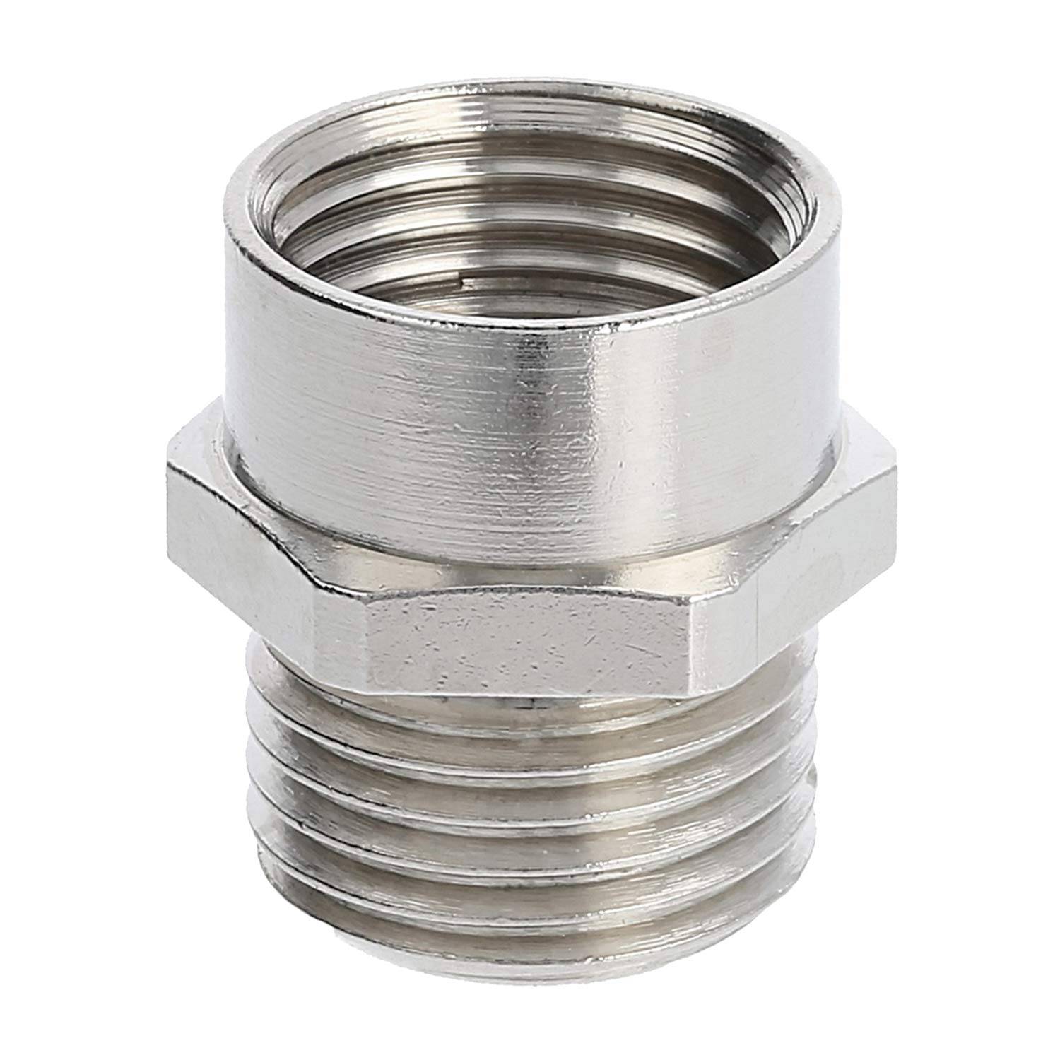 Eine Metallfittingverschraubung mit Außengewinde, die zum Verbinden von Rohren in der Sanitärinstallation verwendet wird.