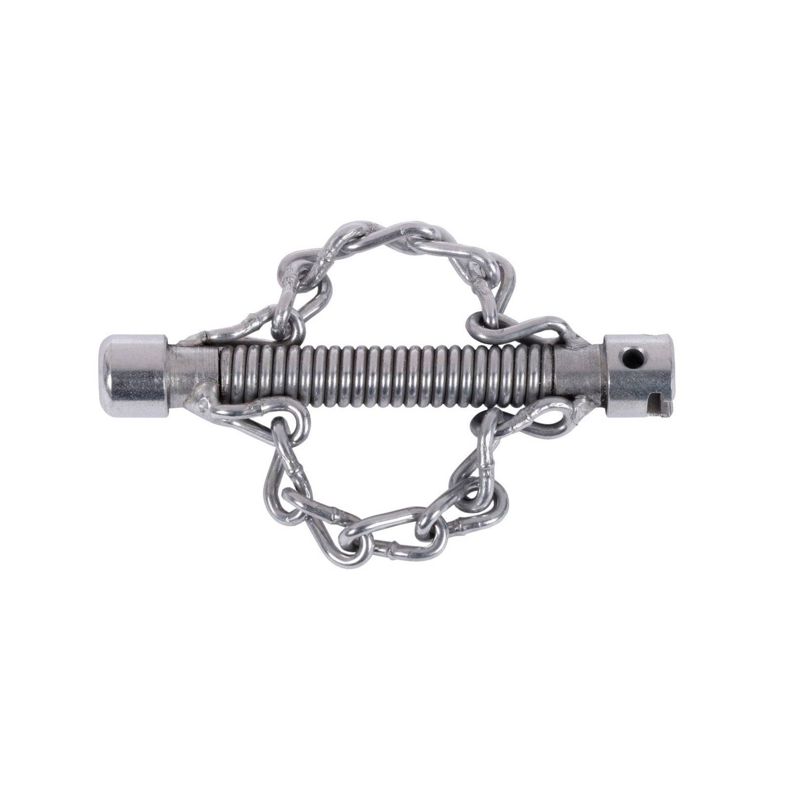 Eine glänzende Metallfeder, die mit Ketten an beiden Seiten zusammengebaut ist und eine industrielle oder mechanische Komponente bildet, vor einem einfarbigen Hintergrund.