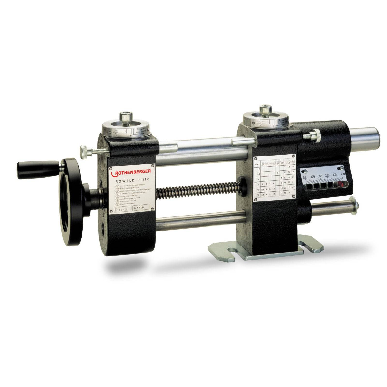 Rohrbiegemaschine mit Metallbasis, zwei verstellbaren Armen und einer Kurbel. Geeignet für präzises Biegen in Sanitärinstallationen.