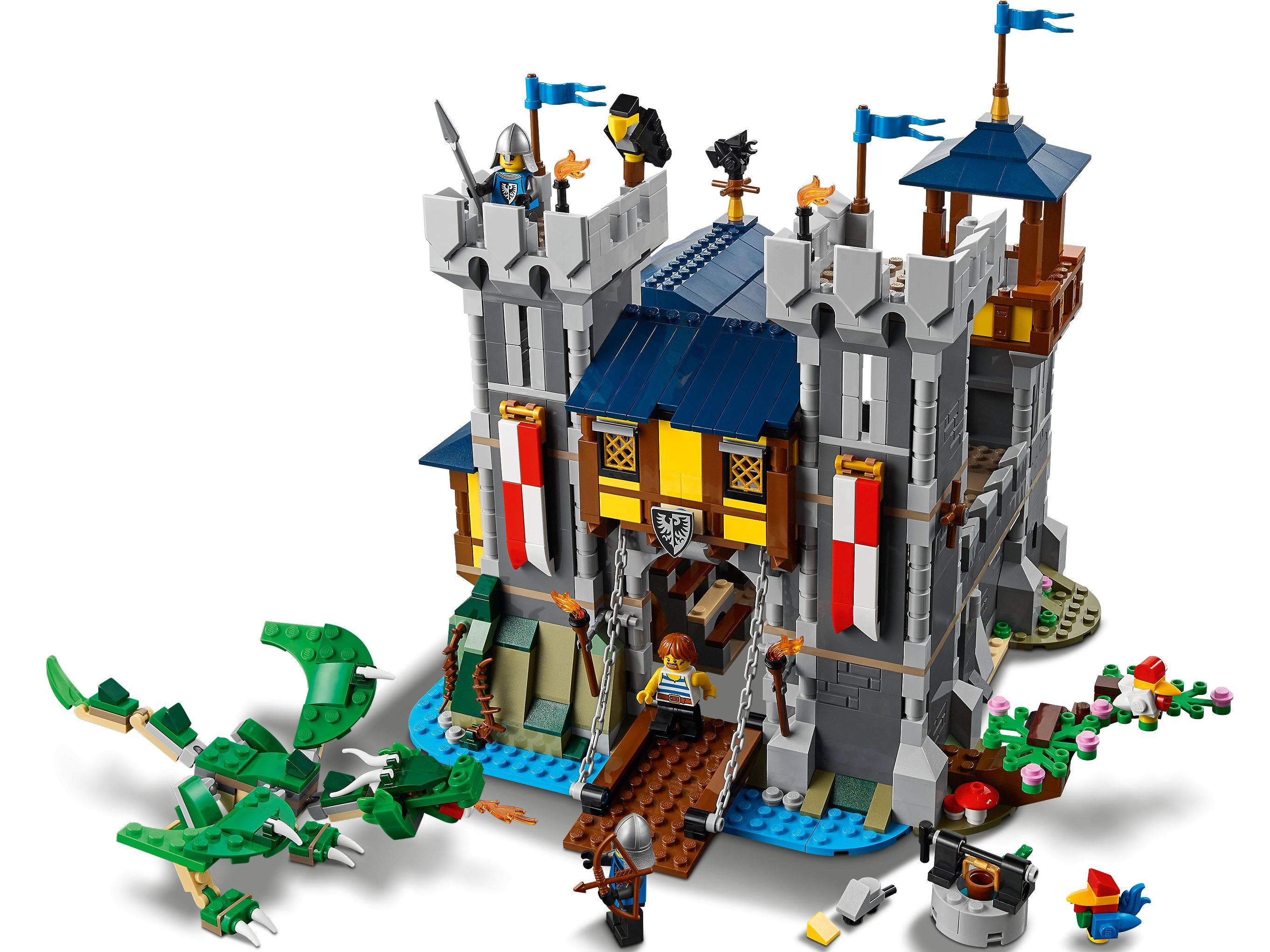 LEGO-Mittelalterburg-Spielset mit Zugbrücke, Türmen, Bannern, Minifiguren und Drache; enthält einen grünen Drachen und Zubehör auf weißem Hintergrund.