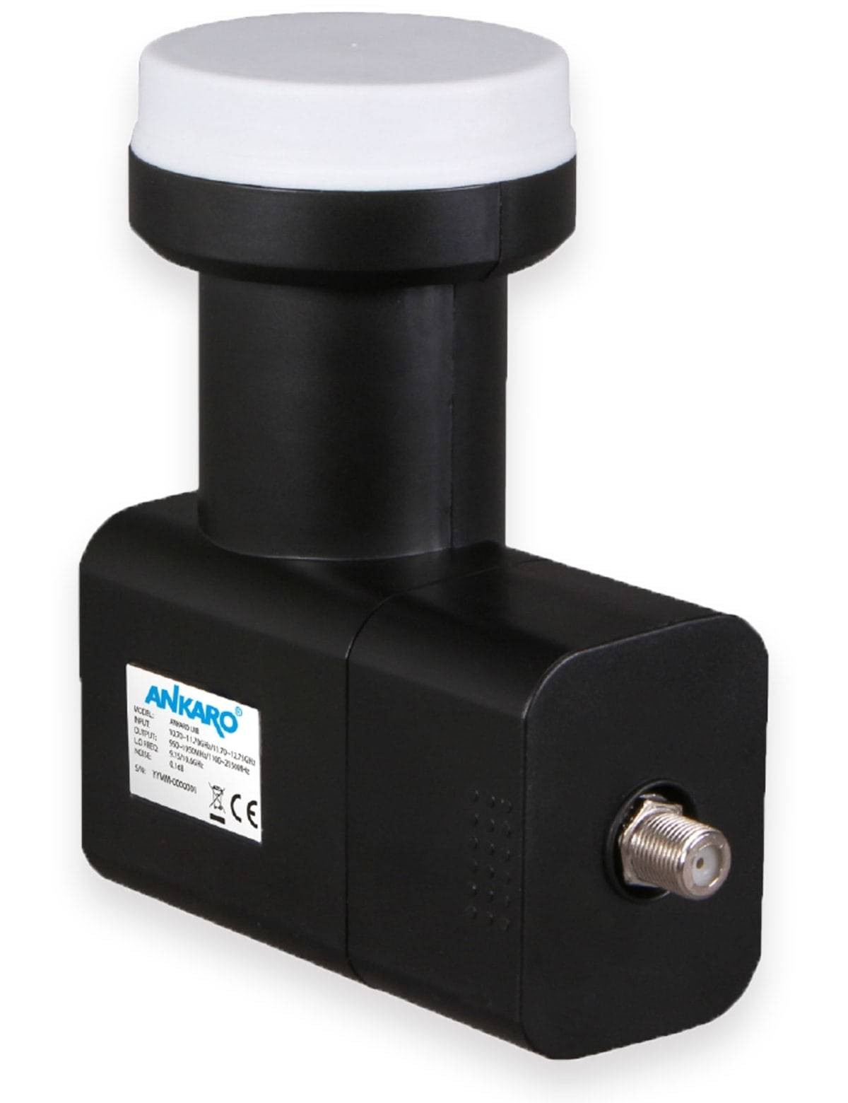 Eine schwarze zylindrische Satellitensch­üssel-LNB mit weißer Kappe, auf dem ein Label die Marke 