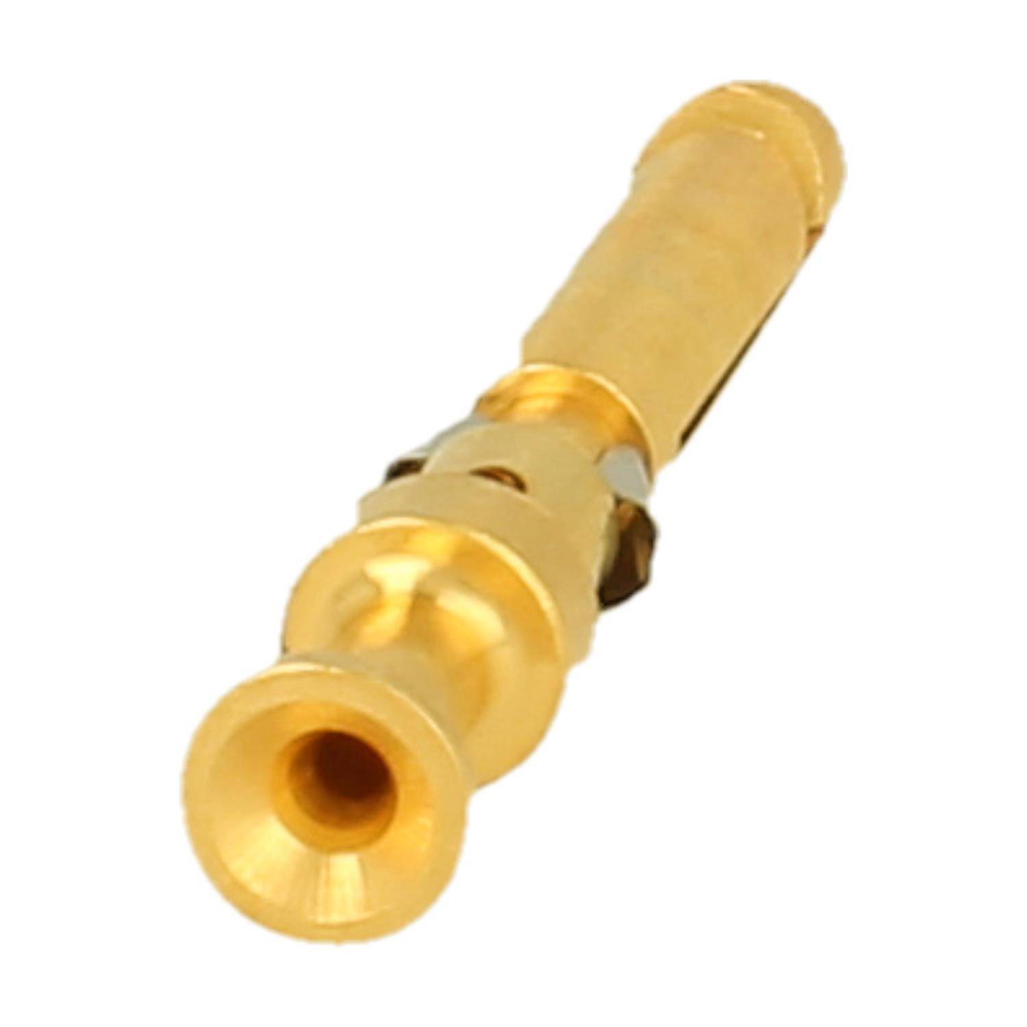 Ein goldfarbenes Metallobjekt mit einer röhrenartigen Struktur, das an einem Ende eine breite Öffnung aufweist und sich zum anderen Ende hin verengt.