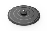 Ein schwarzer, kreisförmiger Plattenteller mit konzentrischen Ringen und einer zentralen Achse auf weißem Hintergrund.