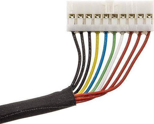 Ein Computernetzteistecker mit mehrfarbigen Leitungen, von denen jede eine unterschiedliche Spannung oder ein anderes Signal für die Konnektivität von Komponenten bereitstellt.