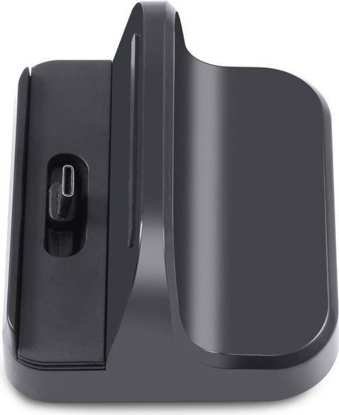 Eine Nahaufnahme einer schwarzen Telefonladestation mit einem USB-C-Anschluss, entwickelt, um ein Smartphone aufrecht zum Aufladen zu halten.