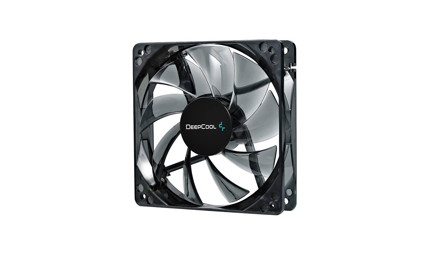 Schwarzer DeepCool-Computerkühler auf weißem Hintergrund, aus einem schrägem Winkel betrachtet.