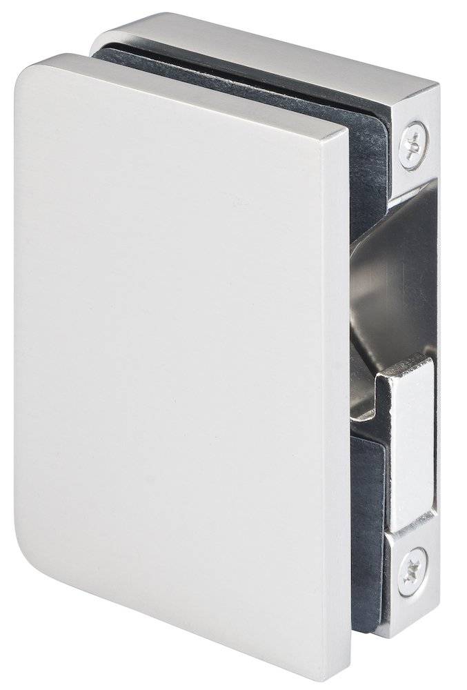 Ein Metalltuürscharnier mit modernem, minimalistischem Design, mit silberner Oberfläche und rechteckiger Form, befestigt an einer flachen, weißen Oberfläche.