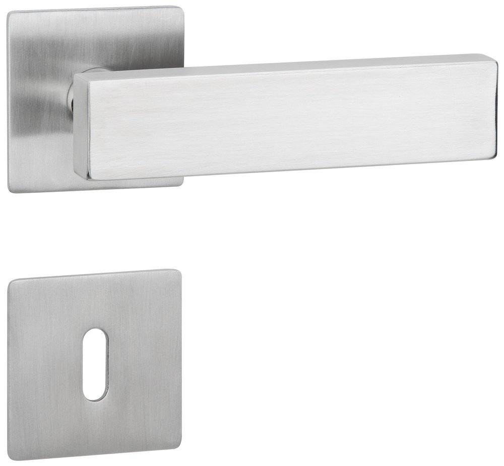 Ein moderner, rechteckiger Türgriff aus Metall auf einer quadratischen Rosette, begleitet von einer passenden Schlüssellochrosette darunter.
