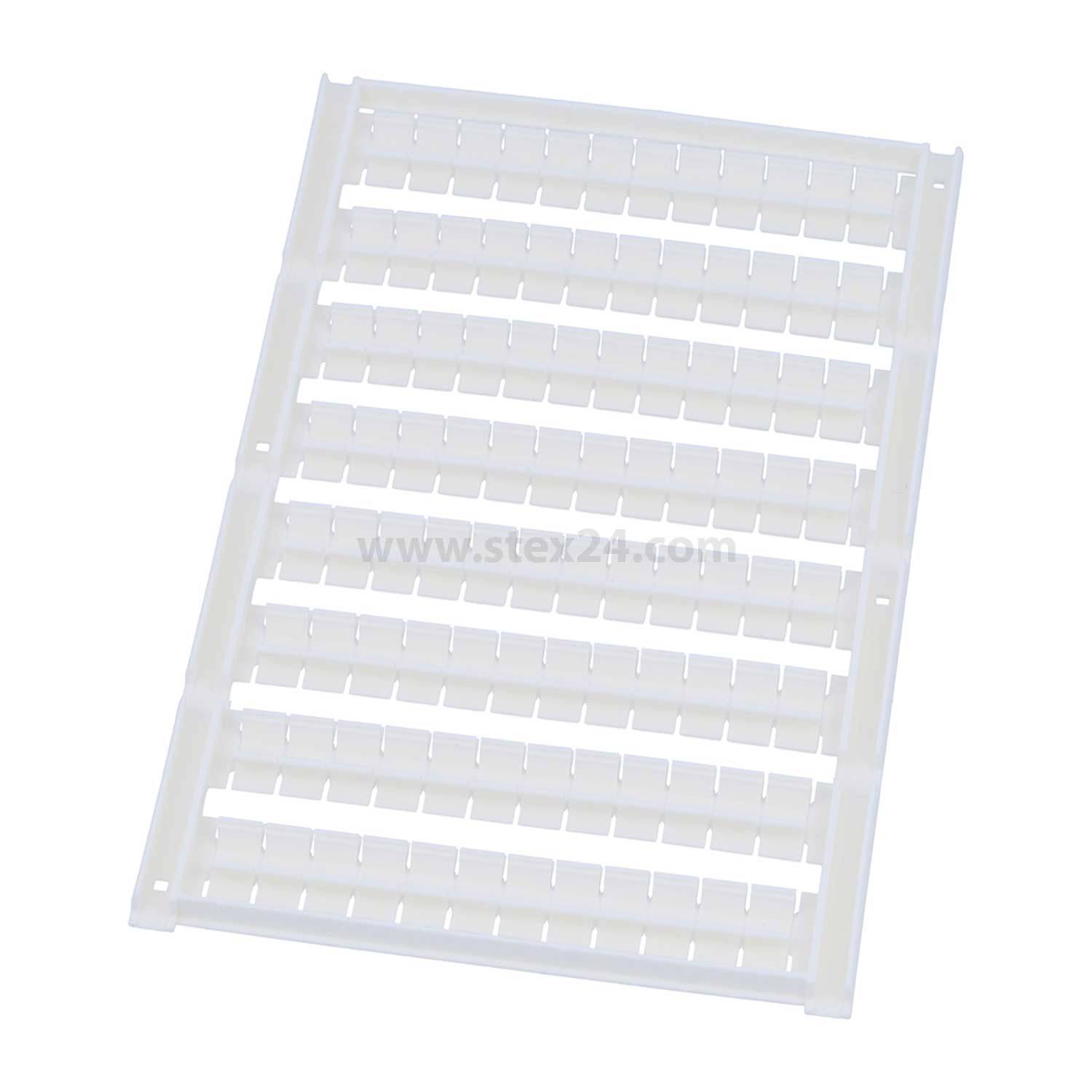 Ein weißes Kunststoffregal zur Organisierung und zum Trocknen von Laborporettspitzen, von einer angewinkelten Draufsicht gezeigt.