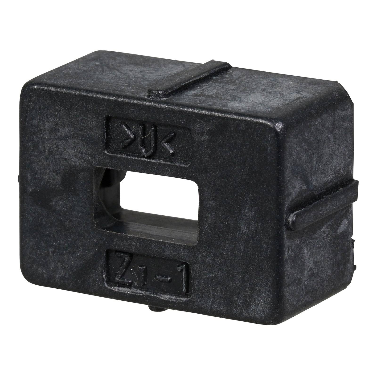 Rechteckiger schwarzer Ferritkern mit einem quadratischen Loch in der Mitte, verwendet zur Reduzierung elektromagnetischer Interferenzen in Kabeln.