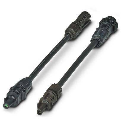 Zwei schwarze elektrische Kabel mit Anschlüssen an jedem Ende, parallel zueinander vor einem einfarbigen weißen Hintergrund angeordnet.