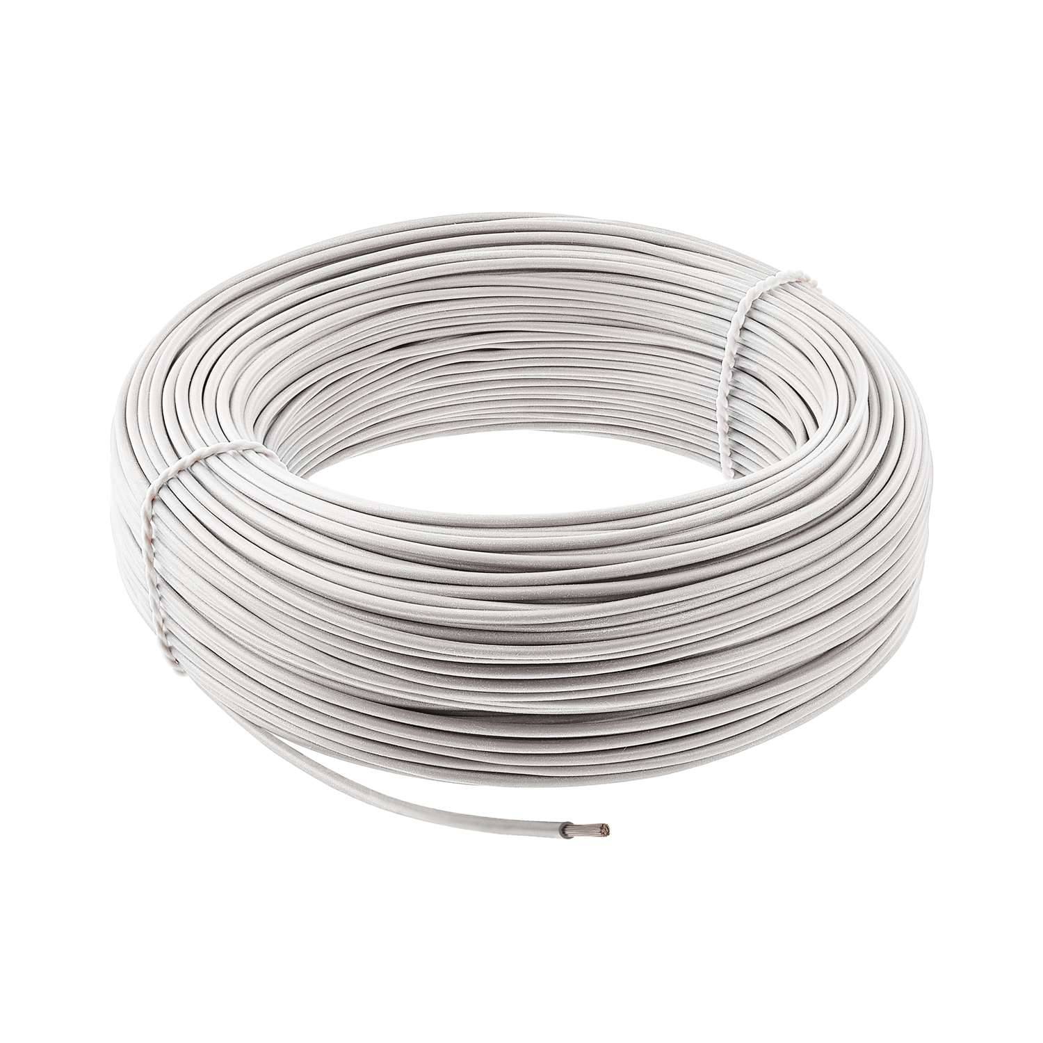 Ein aufgerolltes Bündel aus grauem Elektrokabel, teilweise aufgewickelt, geeignet für die Verkabelung und elektrische Installationen bei Bau- oder Reparaturarbeiten.