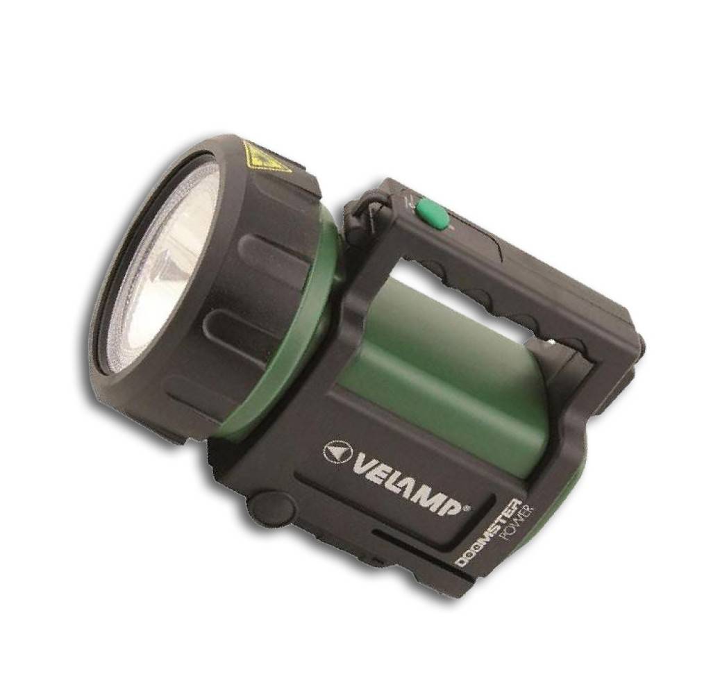Schwarze und grüne tragbare Taschenlampe mit großer runder Linse und Tragegriff, gezeigt auf weißem Hintergrund.