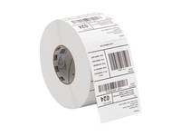 Rolle aus weißem Haftetikettenmaterial mit gedruckten Barcode-Versandetiketten auf einer Spule, gezeigt auf weißem Hintergrund.